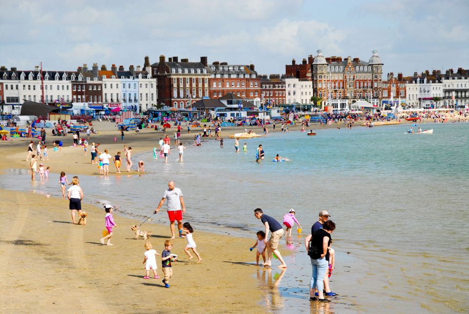  Families were out enjoying the school holidays in Dorset ahead of the "Spanish plume" which will bring beautiful weather to our shores