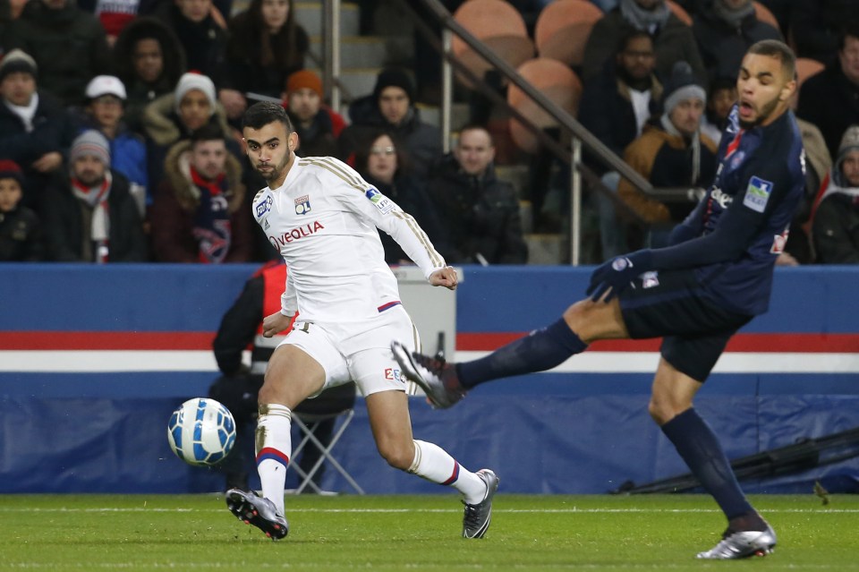  Everton are ready to beat West Ham to Rachid Ghezzal