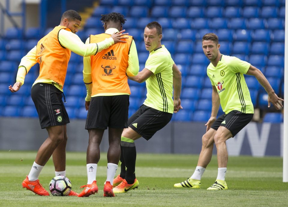  John Terry and Gary Cahill will be used in a new defensive formation this season