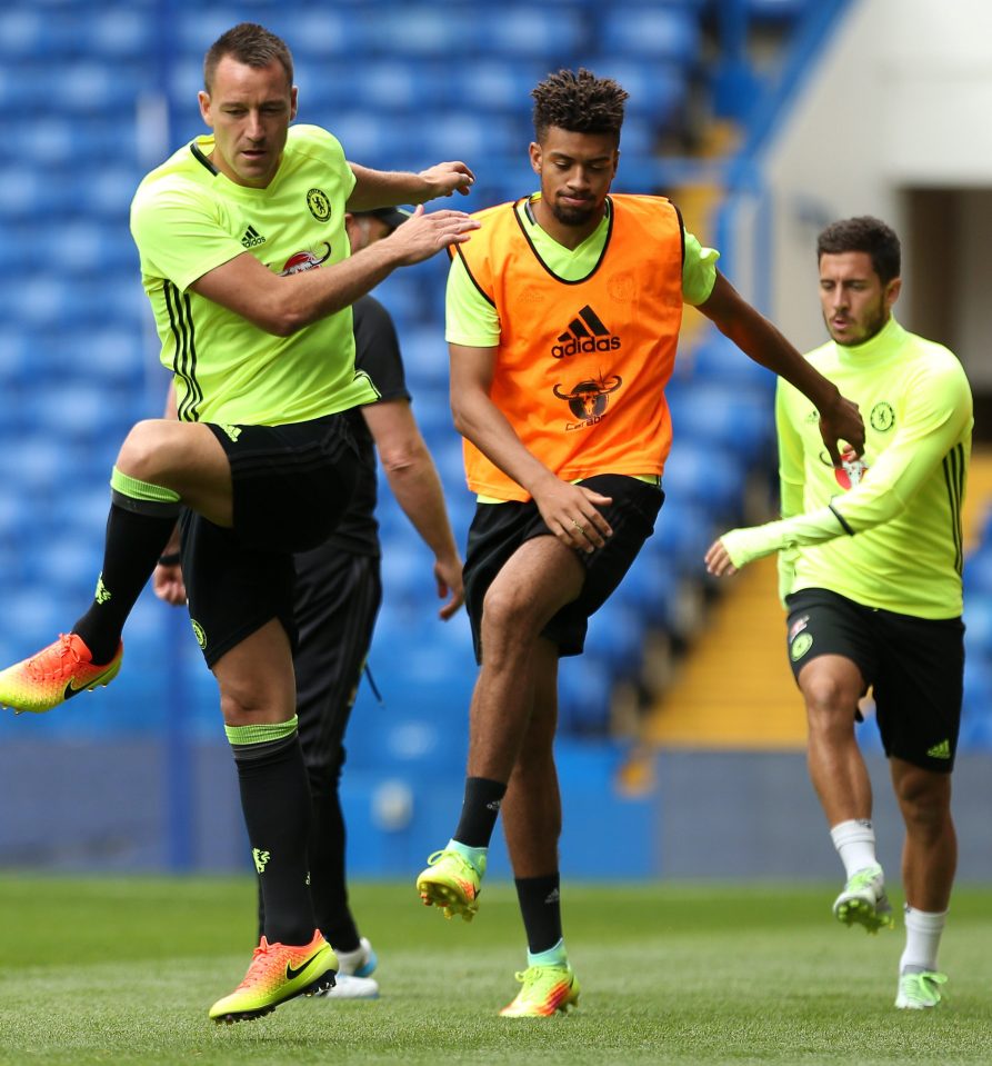  Hector trains with Chelsea skipper John Terry in pre-season