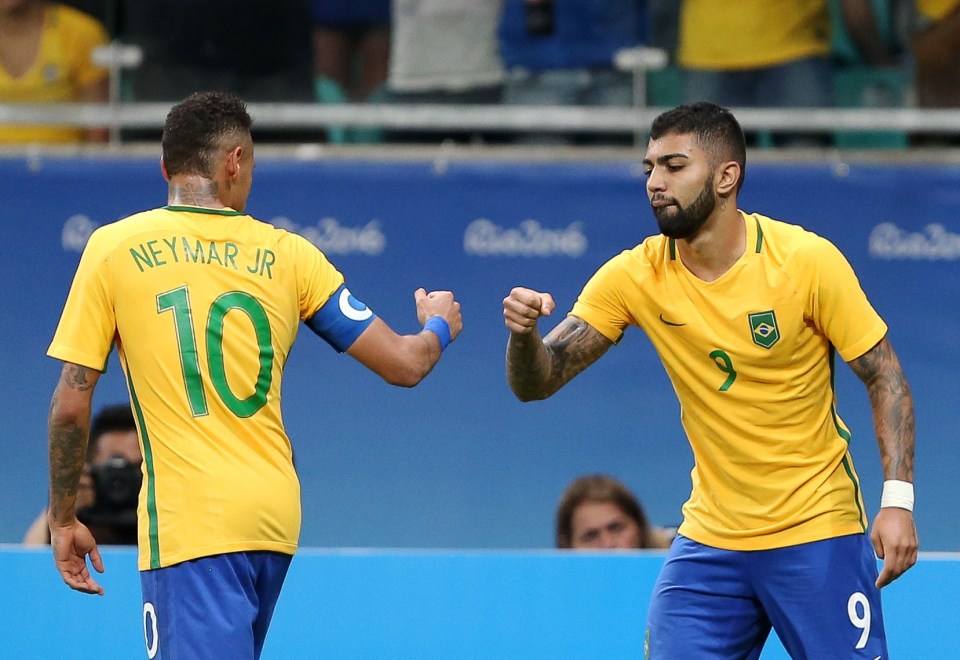  Barbosa alongside Neymar during this summer's Olympic Games in Rio