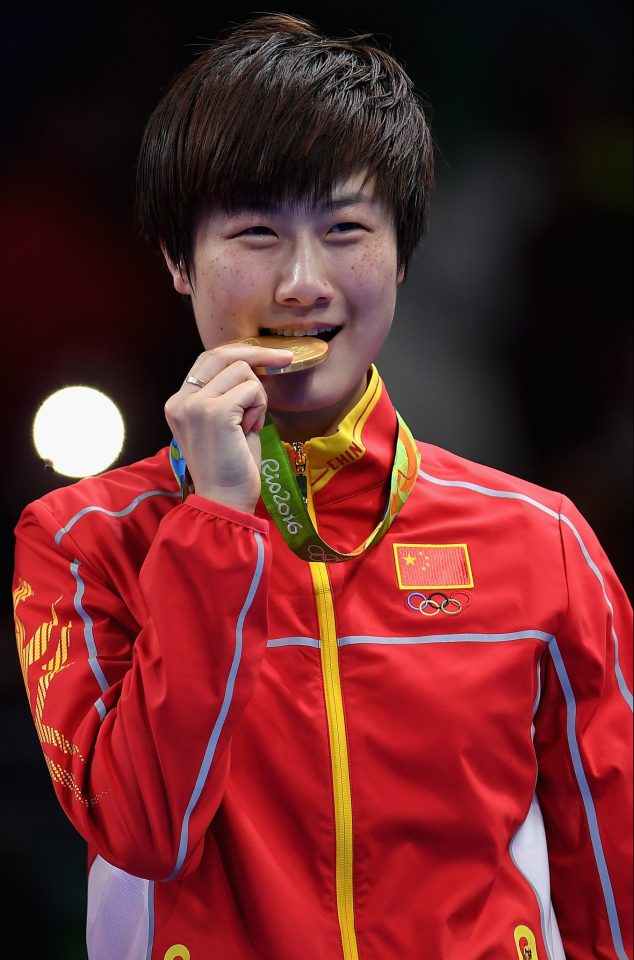  China's Ding Ning wins gold in the women's singles table tennis at the Rio Games