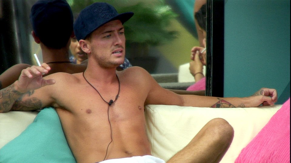  Stephen Bear decides to choose Chloe Khan over Lillie Lexy Gregg and has a heart-to-heart with Ricky Norwood afterwards