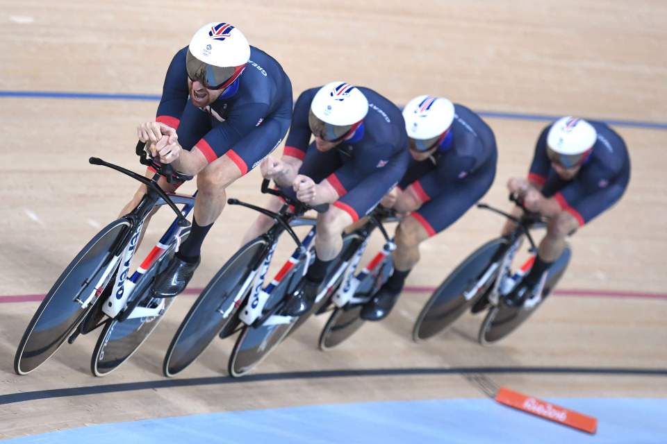  Britain's Edward Clancy, Steven Burke, Owain Doull and Bradley Wiggins break world record