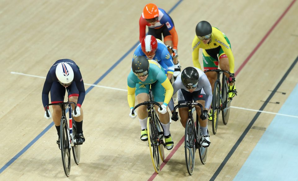  James makes her late move from the back of the field in Rio