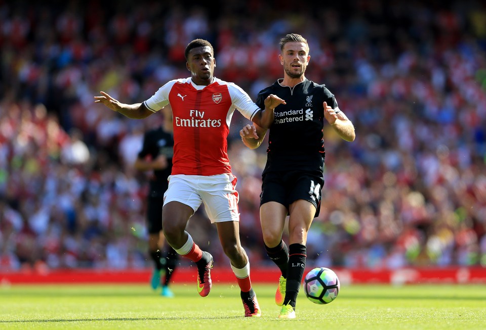  Alex Iwobi also suffered a problem during the 4-3 defeat to Liverpool