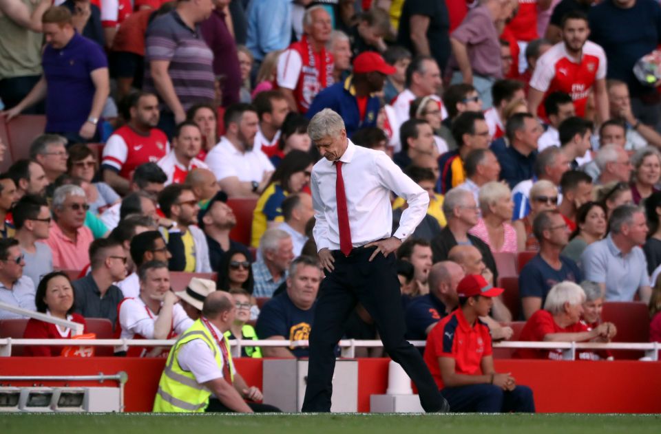  Arsene Wenger was booed by sections of the home support