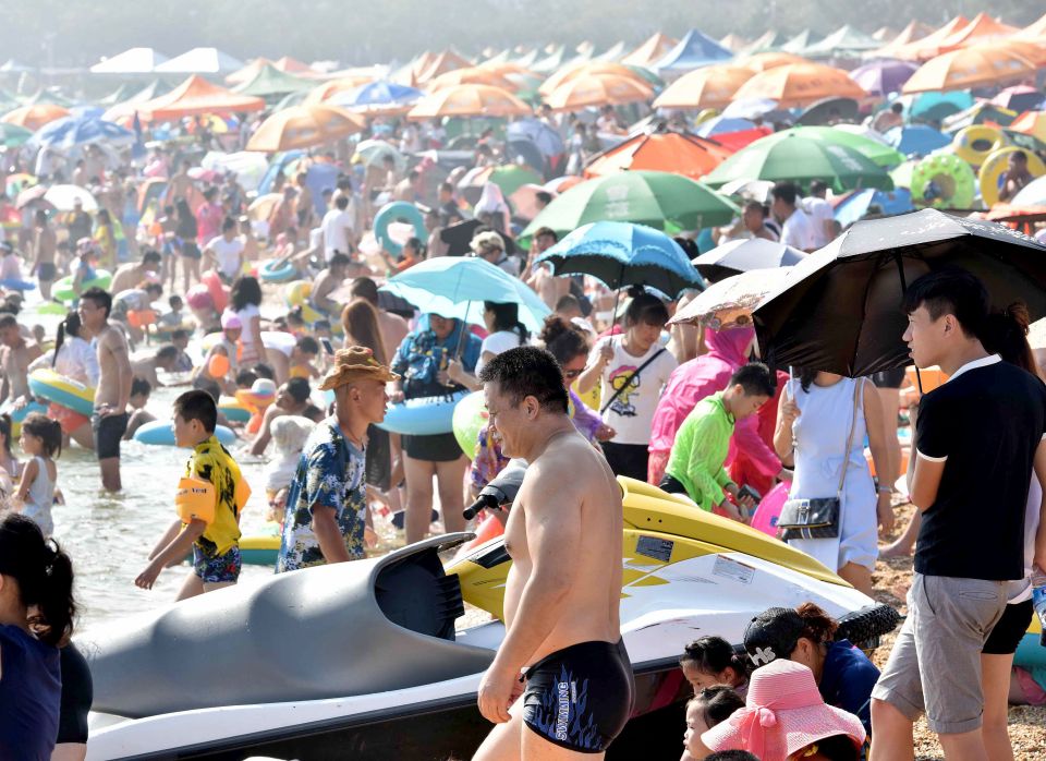  China was subjected to a scorching heat wave over the weekend