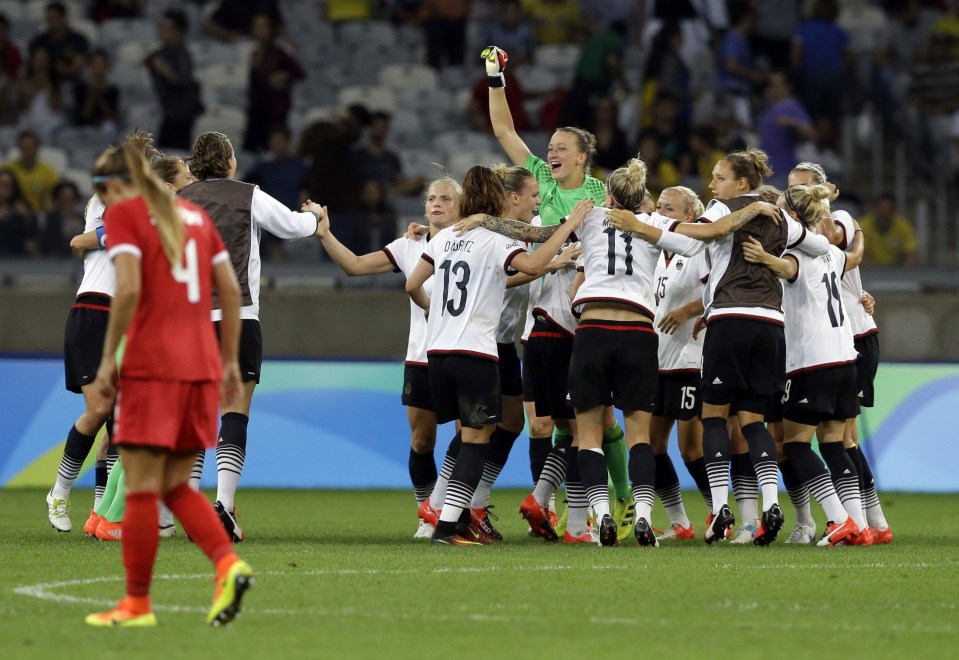  Sweden will play Germany in the final after they beat Canada 2-0