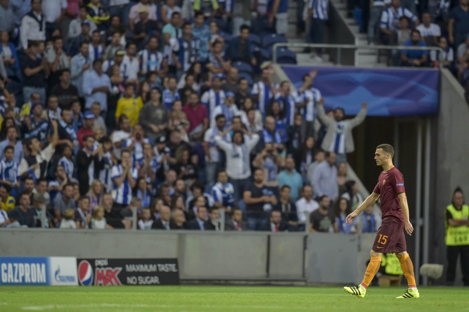  Thomas Vermaelen was sent off on his Roma debut at Porto