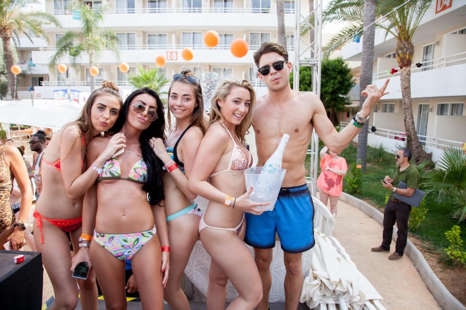 Joey Essex has surrounded himself with a bevvie of beauties in Magaluf 