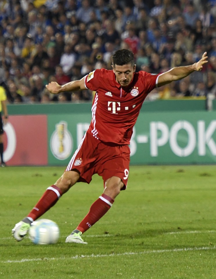  Robert Lewandowski hit a treble for Bayern on Friday night