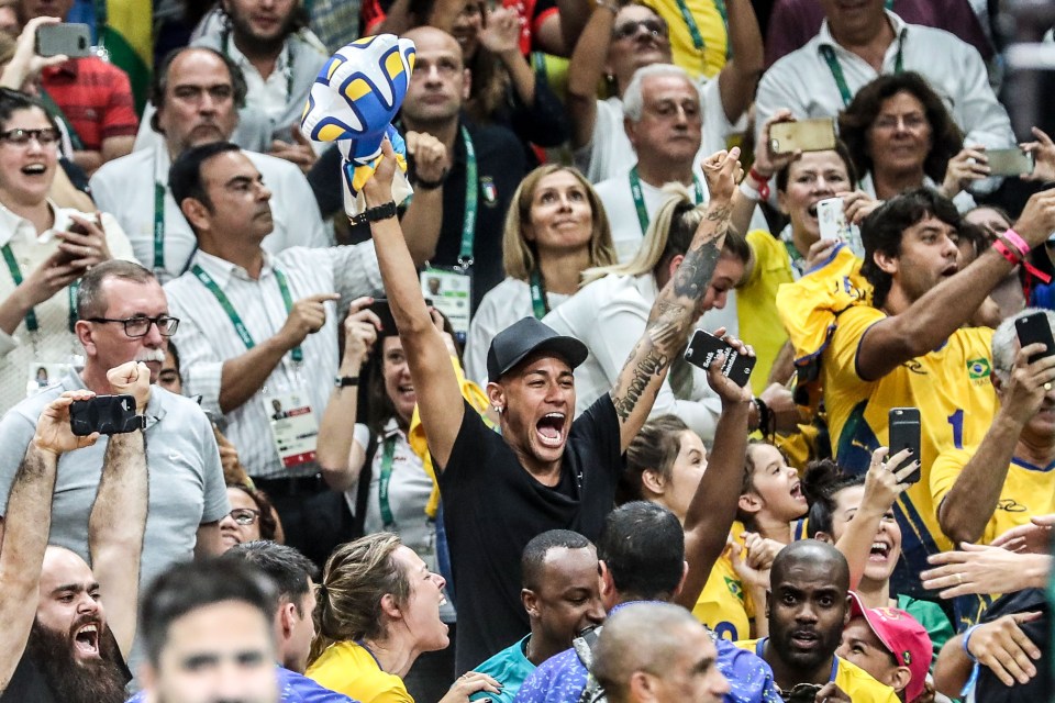  Neymar cheers on the Brazil men's volleyball team at Rio 2016