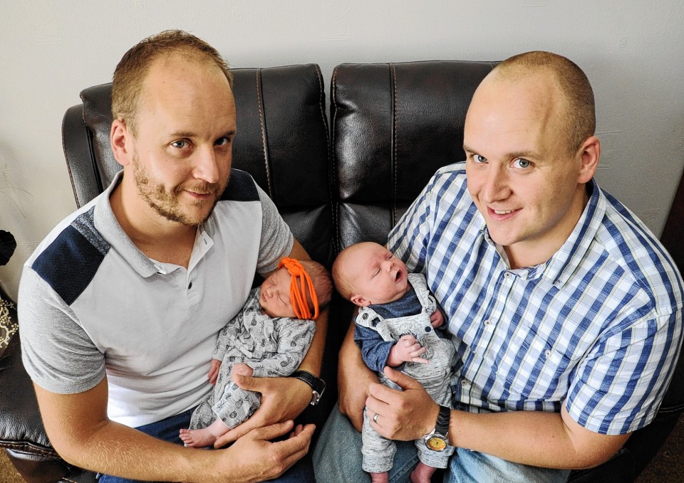  Identical twins Steven and David Bisset both had kids born on the same day