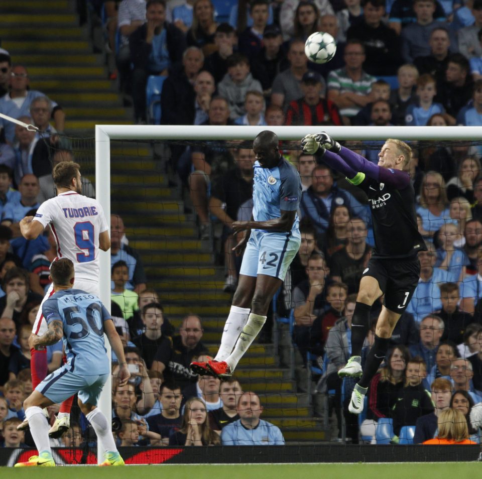  Hart punches clear during the 1-0 win over Steaua Bucharest