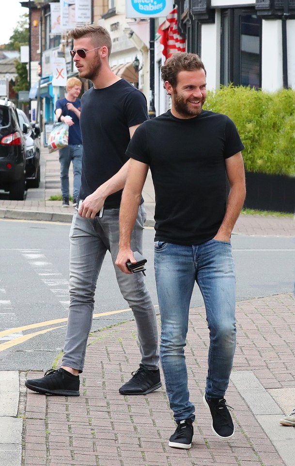  The only difference in attire was that de Gea chose to don a pair of sunglasses