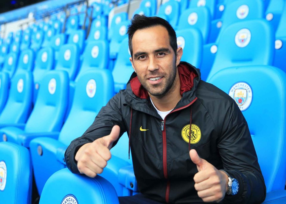  Pep Guardiola replaced Hart with former Barcelona keeper Claudio Bravo