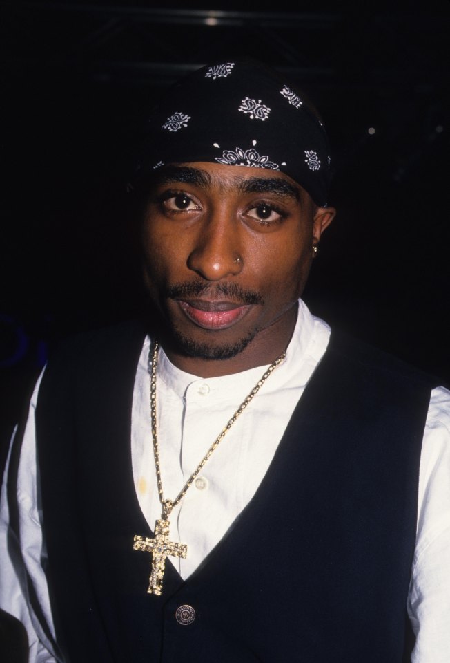  It is claimed the man is "Tupac guys 100% same eyebrows and lips". Pictured the real deal