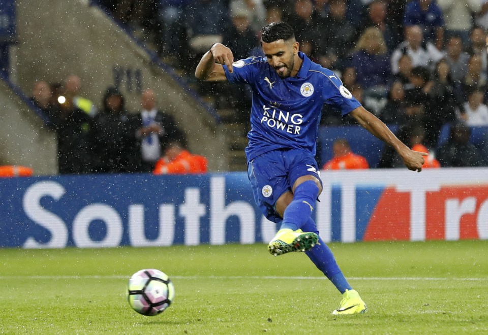  Islam Slimani will link up with Algeria international teammate Riyad Mahrez at Leicester