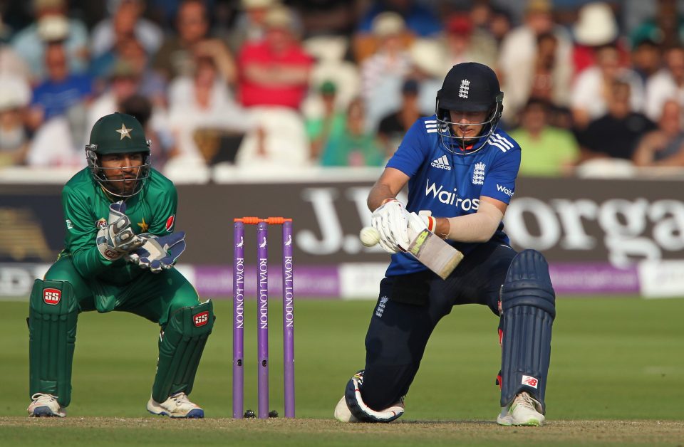  Root scored a sensational 89 to put England on brink of victory