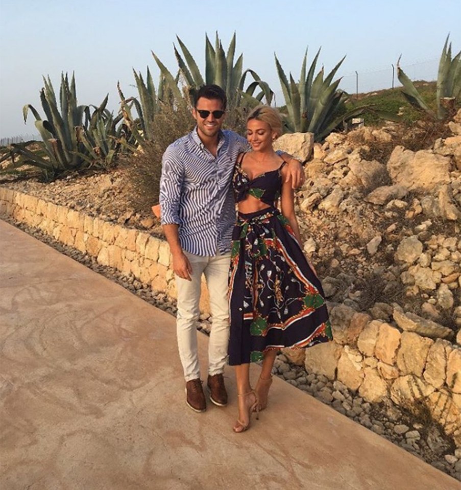  Michelle Keegan and Mark Wright are all loved-up in her holiday snap