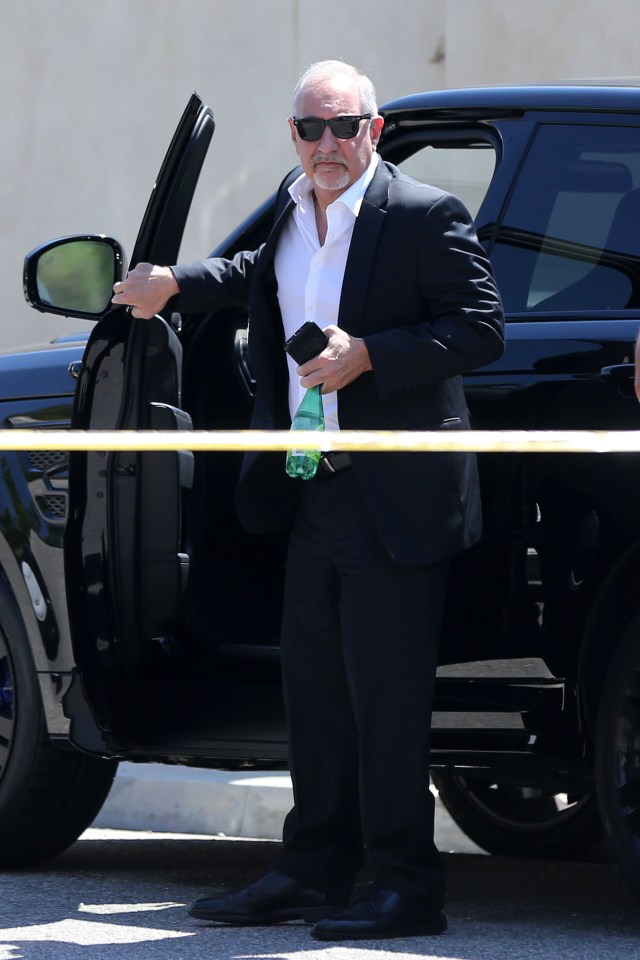 Hollywood lawyer Mark Geragos arrives at Chris Browns residence in Tarzana, CA.