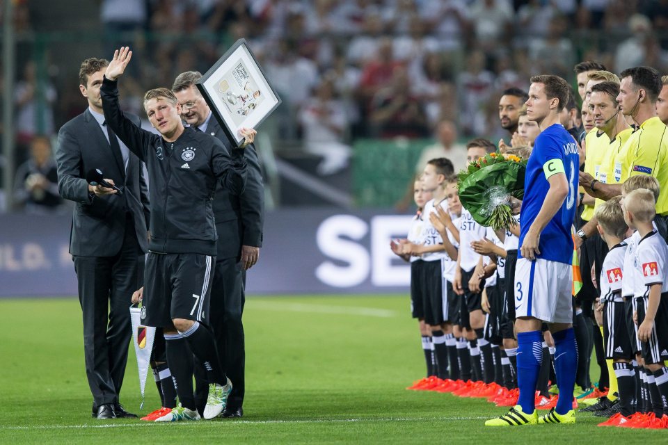  Schweinsteiger waves farewell to fans after 120 caps