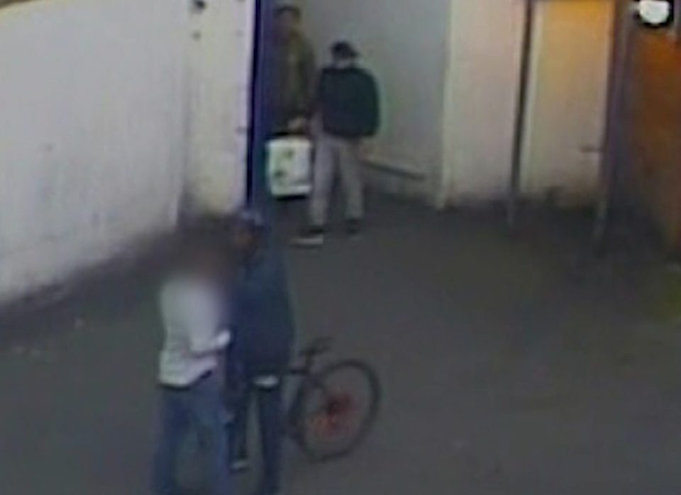  Thief confronts victim after taking his bicycle during robbery at Morden tube station