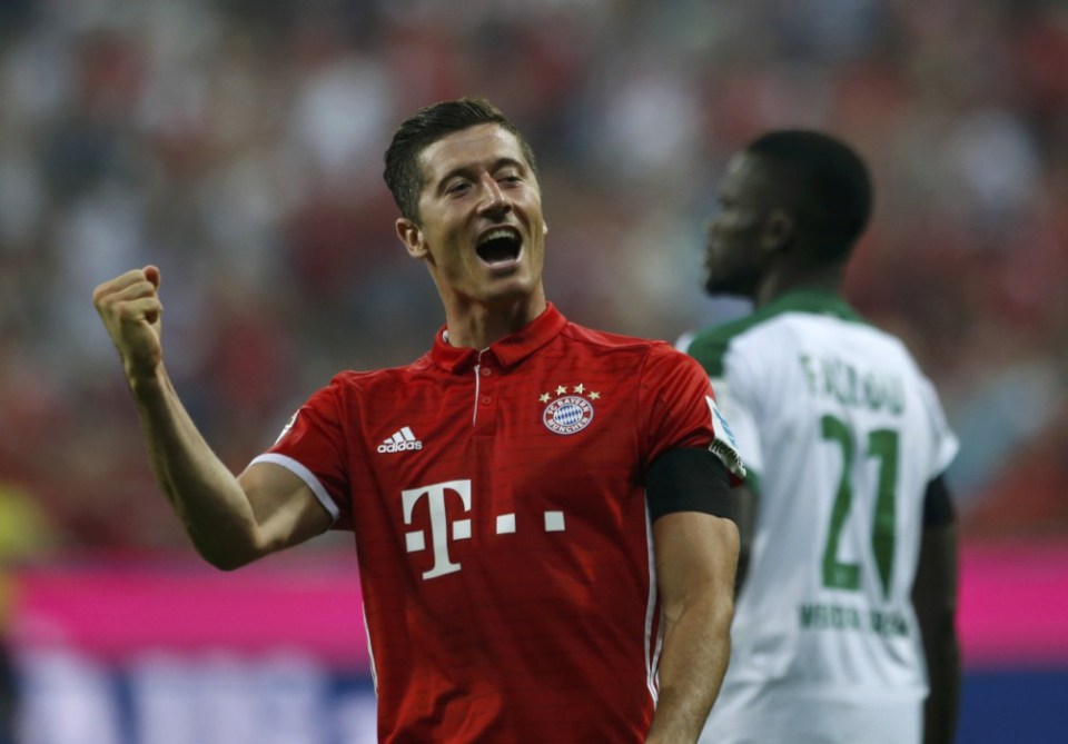  Robert Lewandowski hit a hat-trick as Bayern Munich battered Werder Bremen