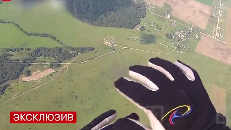  The horrifying jump of a skydiver whose parachute failed is caught on his head-cam