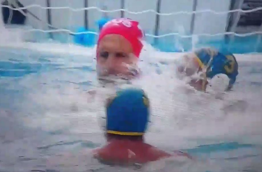  Australian and Hungarian water polo players threw punches during their match