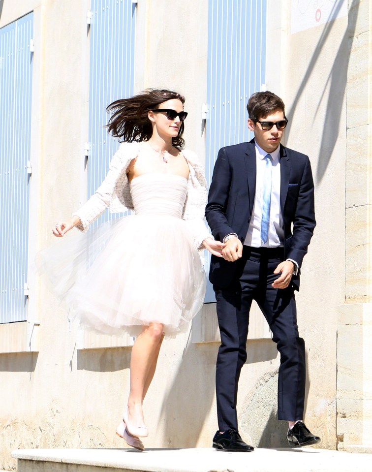  Keira Knightley and James Righton were whisked off in a grubby Renault Clio after their ceremony