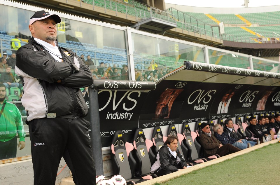 PALERMO, ITALY - MARCH 31: Serse Cosmi, coach of Palermo, looks on during a Palermo training session at Stadio Renzo Barbera on March 31, 2011 in Palermo, Italy. (Photo by Tullio M. Puglia/Getty Images)