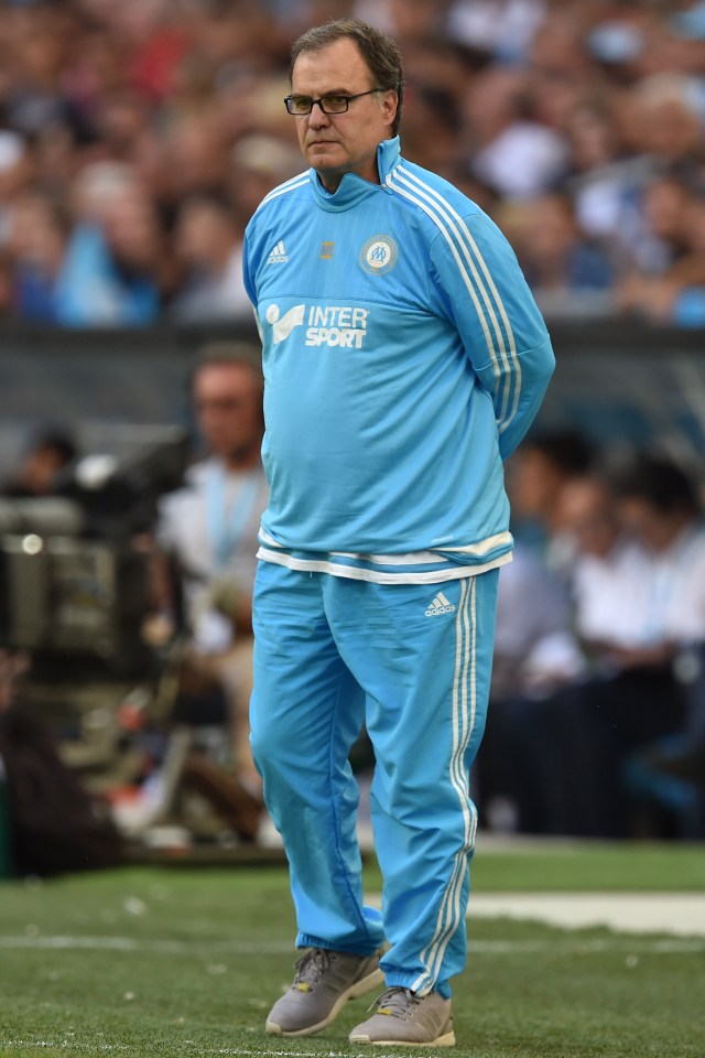 MARSEILLE, FRANCE - AUGUST 01: Olympique de Marseille head coach Marcelo Bielsa watches the action during the preseason friendly match between Olympique de Marseille and Juventus FC at Stade Velodrome on August 1, 2015 in Marseille, France. (Photo by Valerio Pennicino/Getty Images)