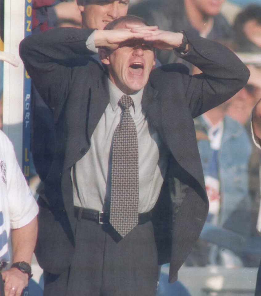 Football manager Steve Coppell on the bench, QPR v Man City. 13.10.1996