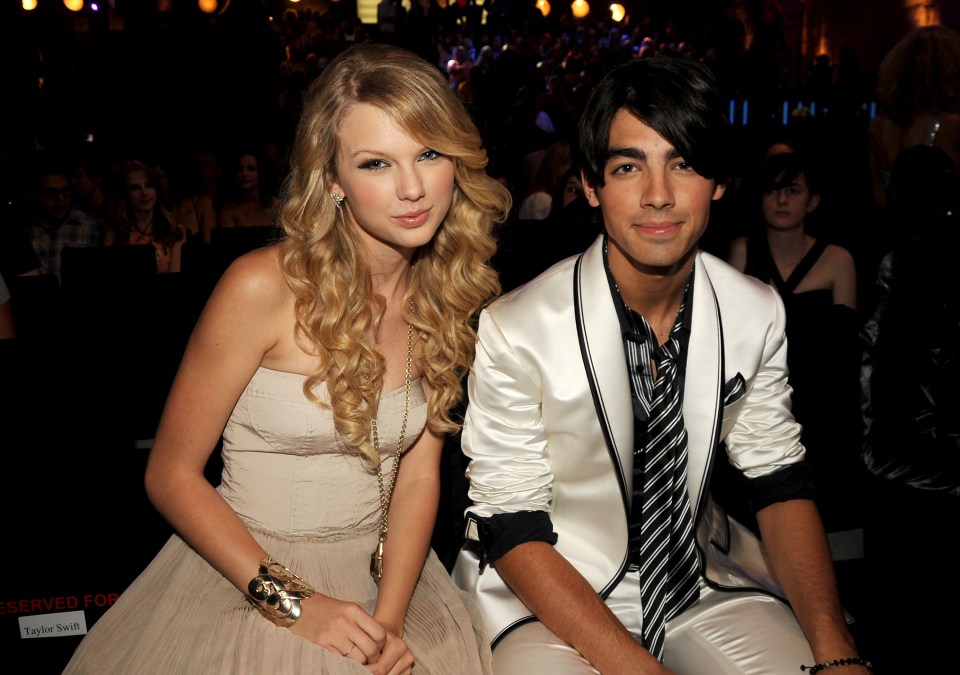 Joe Jonas broke up with Taylor over the phone