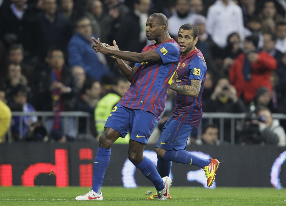  Eric Abidal netted the winner as Barcelona beat Real Madrid 2-1