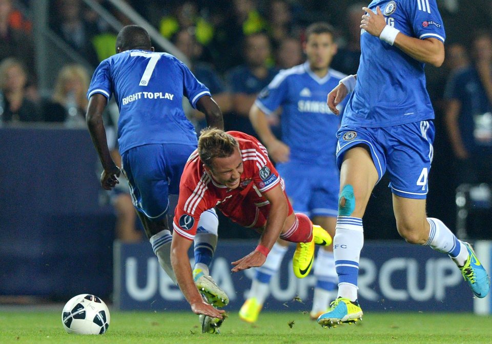 Ramires was sent off for Chelsea as Bayern Munich won the Super Cup on penalties