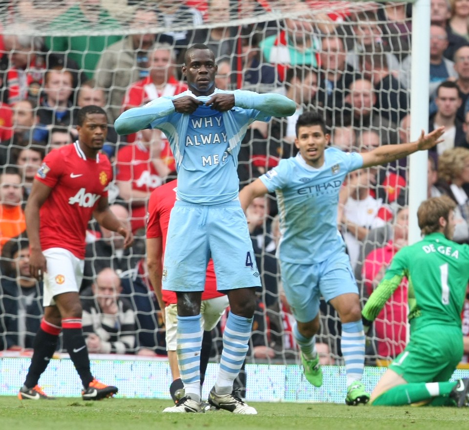  Mario Balotelli netted twice as Man City drubbed Man United 6-1 in 2011