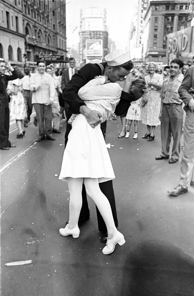  The photograph, taken by Alfred Eisenstaedt, is one of the most iconic images of the 20th century