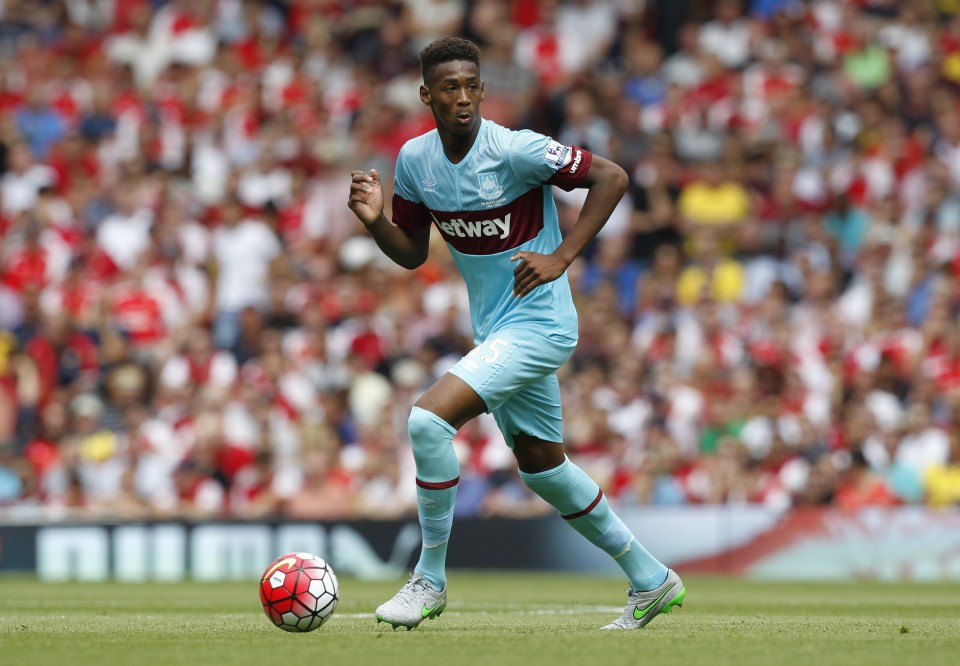  Boss Slaven Bilic has urged Reece Oxford to commit his future to the Hammers