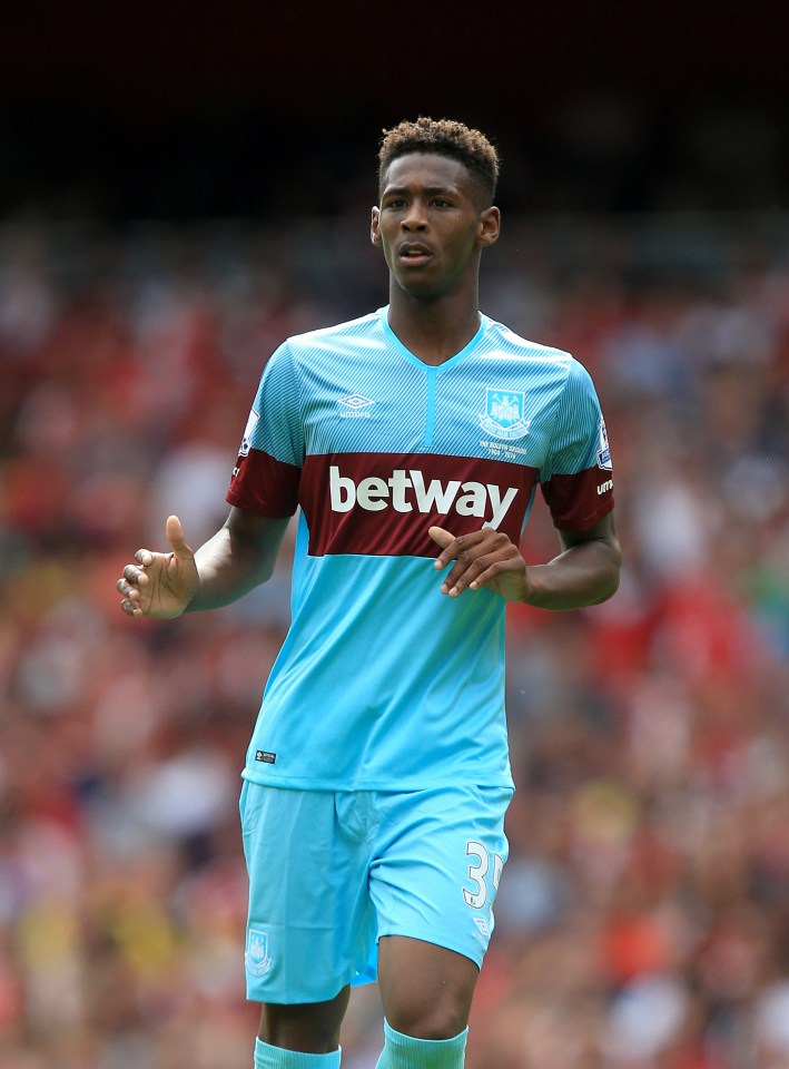  Reece Oxford has stalled on plans to sign a new contract