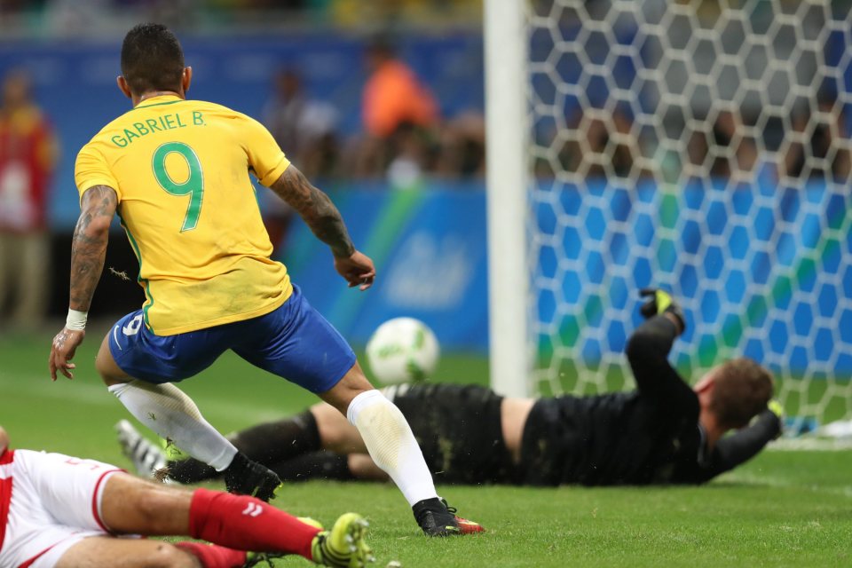  Gabriel Barbosa nets for Brazil during 4-0 Rio Olympics victory over Denmark