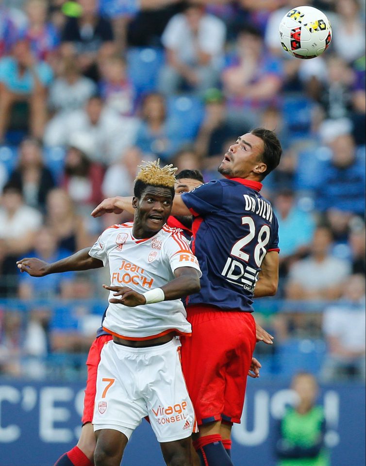  Didier Ndong (L) was full of positivity on his arrival at Sunderland