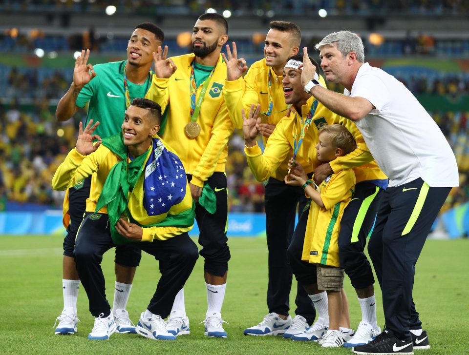  Gabriel Barbosa and Co. celebrate winning Olympic gold after victory in Rio de Janeiro