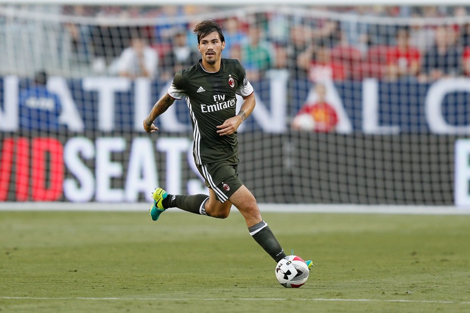  Alessio Romagnoli admits he's happy that AC Milan rejected Chelsea's bid