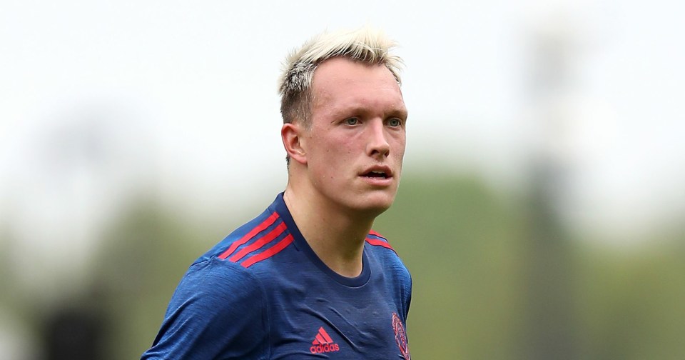  Arsenal and Liverpool are interested in Phil Jones