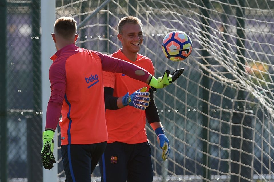  Cillessen will compete for the number one jersey with Marc-Andre ter Stegen