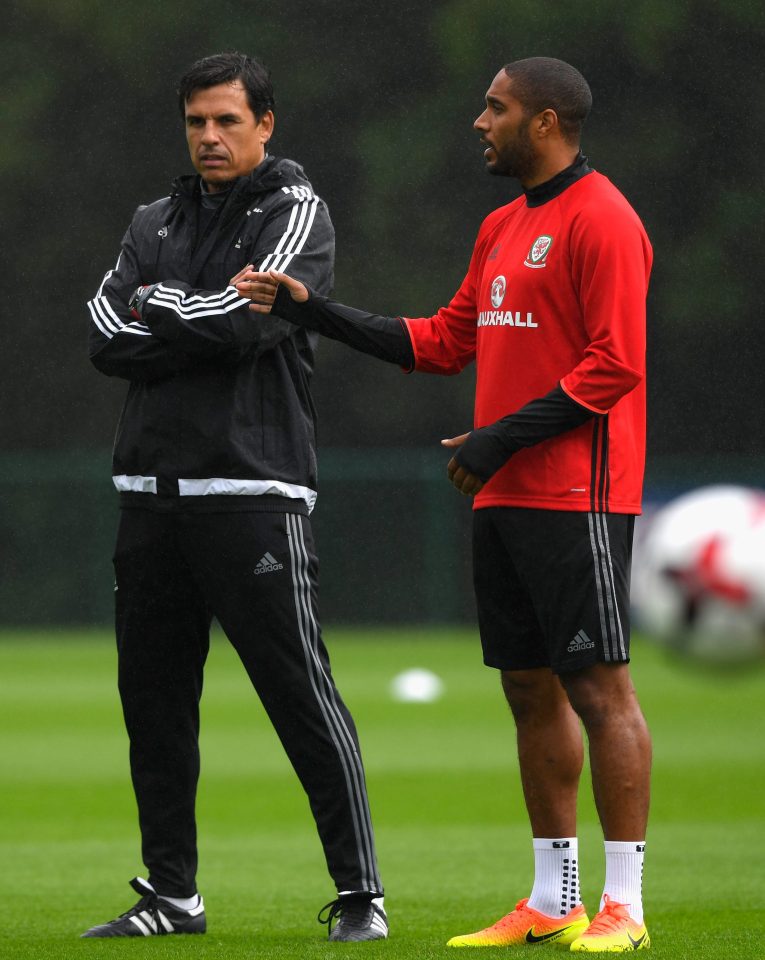  Chris Coleman made his players sit through videos of their Euro 2016 matches when the team met before the World Cup qualifier against Moldova