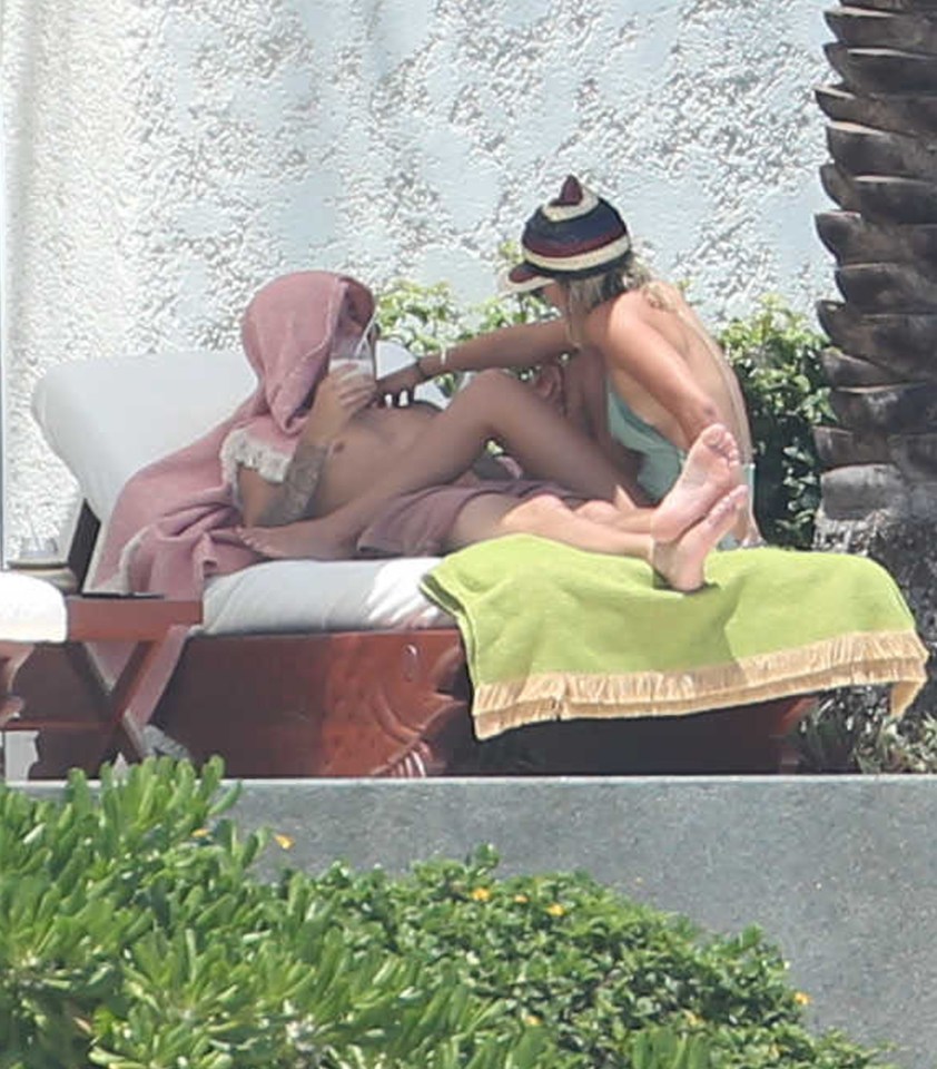  Justin whisked Sofia to the resort for her 18th birthday